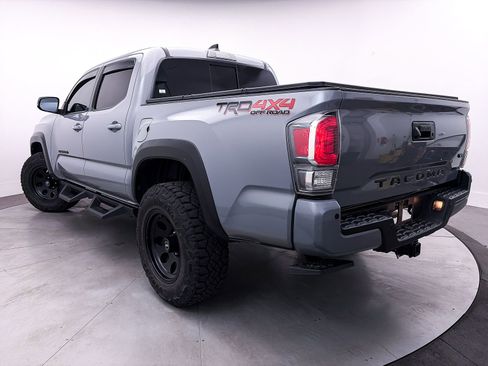 Used 2021 Toyota Tacoma TRD Off-Road w/ Technology Package image 3