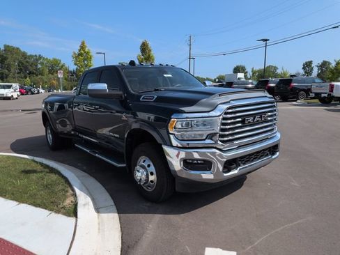 Used 2022 RAM 3500 Limited w/ Max Tow Package AWD/4WD image 7