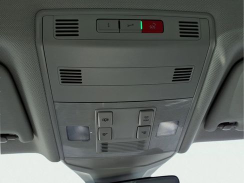 Used 2024 Volkswagen Jetta SE FWD image 27