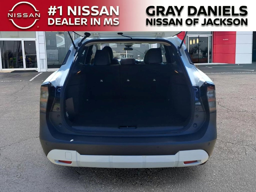 Used 2025 Nissan Kicks SR AWD/4WD image 8