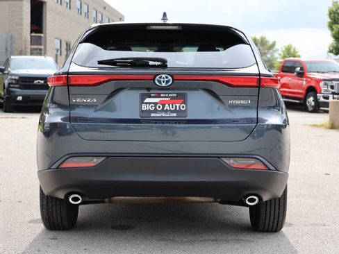 Used 2021 Toyota Venza LE w/ Carpet Mat Package (TMS) image 10