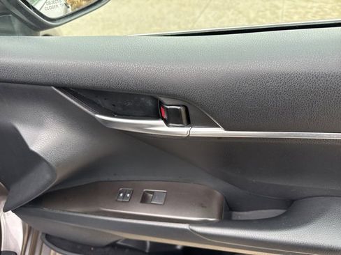 Used 2023 Toyota Camry SE image 30