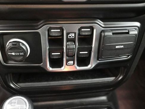 Used 2023 Jeep Wrangler Unlimited Sport AWD/4WD image 31