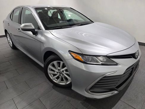 Used 2024 Toyota Camry LE FWD image 7