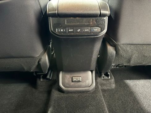 Used 2024 Toyota Highlander LE image 24