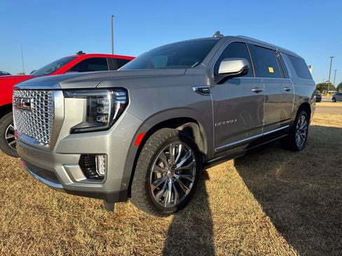 Used 2023 GMC Yukon XL Denali w/ Denali Reserve Package AWD/4WD image 1