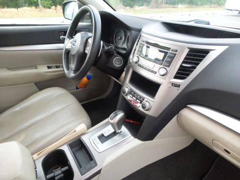 Used 2014 Subaru Outback 2.5i AWD/4WD image 66