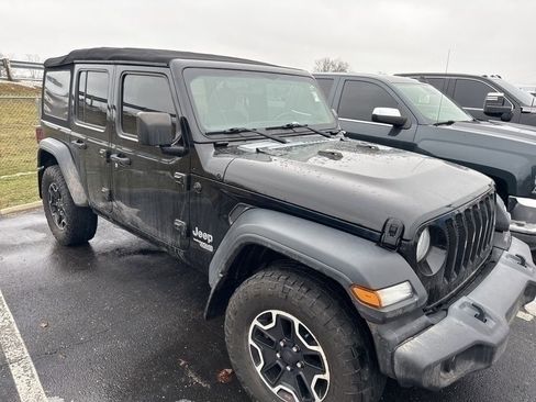 Used 2018 Jeep Wrangler Unlimited Sport S image 3
