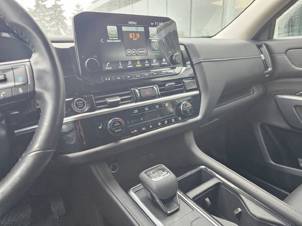 Used 2022 Nissan Pathfinder SL AWD/4WD image 31