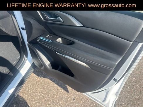 Used 2025 Chevrolet Traverse LT AWD/4WD image 46