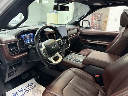 Used 2024 Ford Expedition Max Limited AWD/4WD image 15