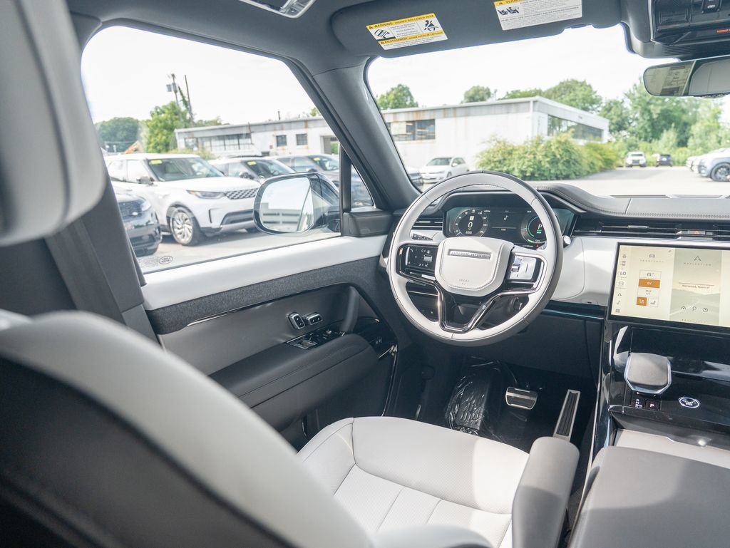 New 2026 Land Rover Range Rover Sport Dynamic SE AWD/4WD image 18