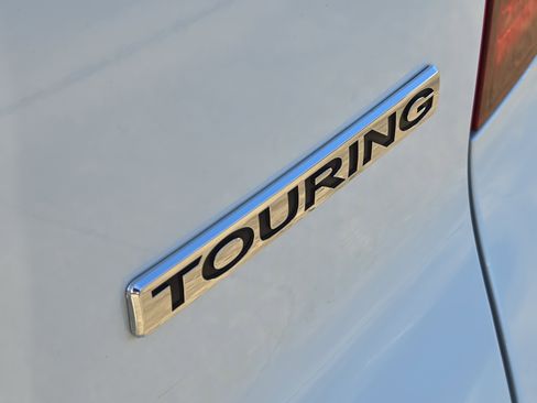 Used 2020 Honda Pilot Touring image 11