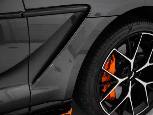 Used 2025 Aston Martin DBX 707 image 9