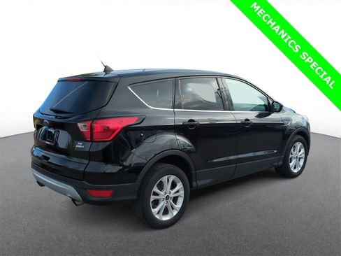 Used 2019 Ford Escape SE image 8