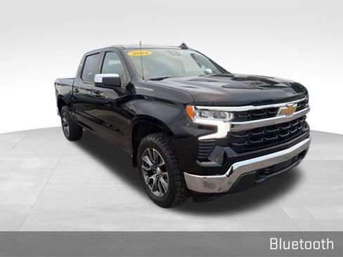 Used 2024 Chevrolet Silverado 1500 LT image 3