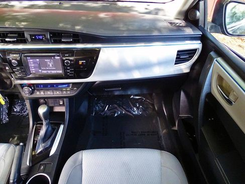 Used 2016 Toyota Corolla LE FWD image 30