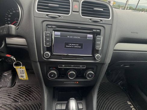 Used 2014 Volkswagen Golf 4-Door FWD image 33