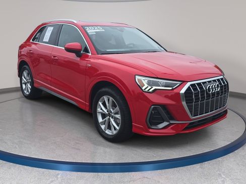 Used 2025 Audi Q3 2.0T Premium Plus w/ Premium Plus Package AWD/4WD image 3