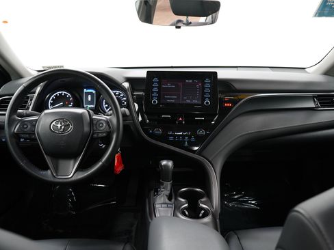 Used 2024 Toyota Camry SE FWD image 14