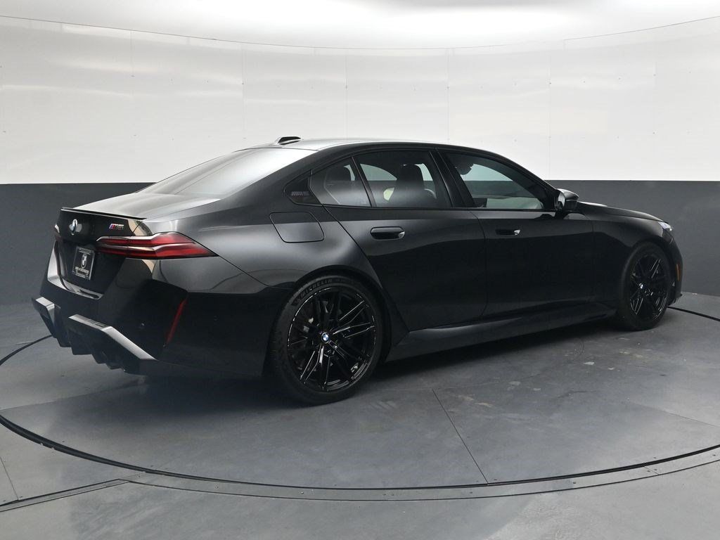 Used 2026 BMW M5 w/ Executive Package AWD/4WD image 4