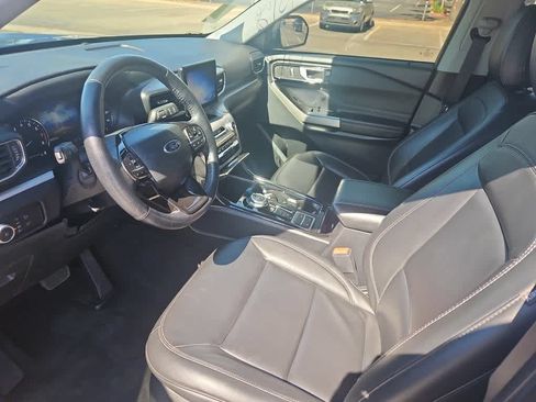 Used 2023 Ford Explorer XLT w/ Equipment Group 202A RWD image 15