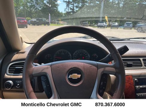 Used 2011 Chevrolet Tahoe LS w/ Convenience Package RWD image 13