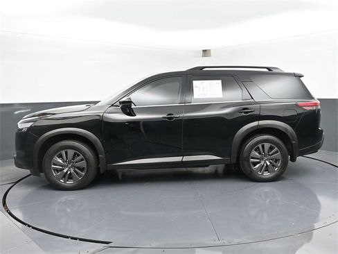 Used 2024 Nissan Pathfinder SV w/ Lighting Package (N92) image 4