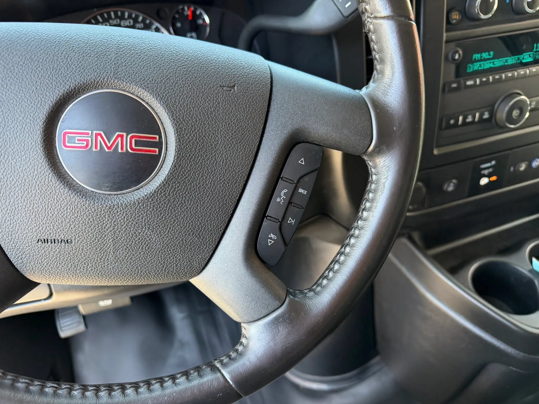 Used 2023 GMC Savana 2500 Extended w/ Driver Convenience Package RWD image 22