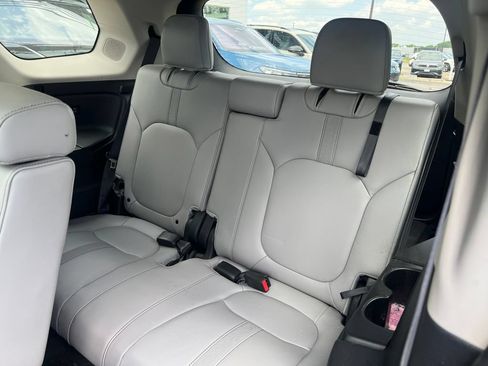 Used 2024 Honda Pilot Touring image 19