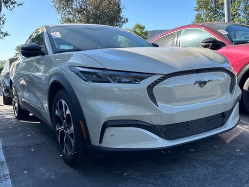 Certified 2025 Ford Mustang Mach-E Select RWD image 3