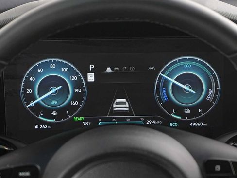 Used 2024 Hyundai Elantra Limited FWD image 19