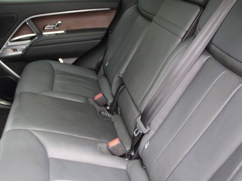 Used 2025 Land Rover Range Rover SE image 5