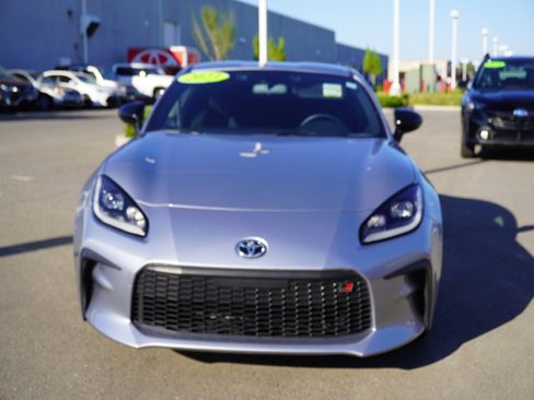 Used 2023 Toyota GR86 RWD image 6