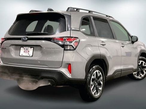 Used 2025 Subaru Forester Premium image 13