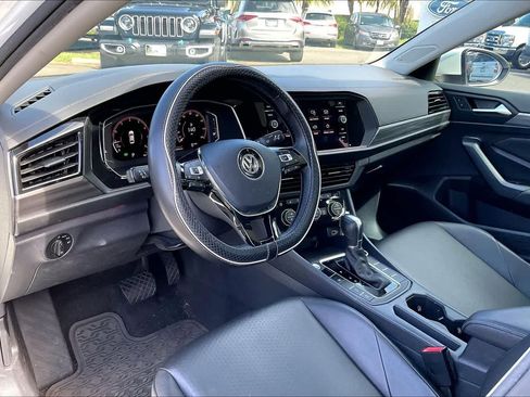 Used 2019 Volkswagen Jetta SEL FWD image 2