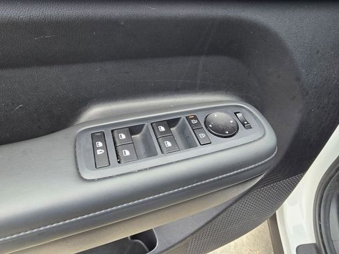 Used 2025 Hyundai Santa Fe SEL AWD/4WD image 13