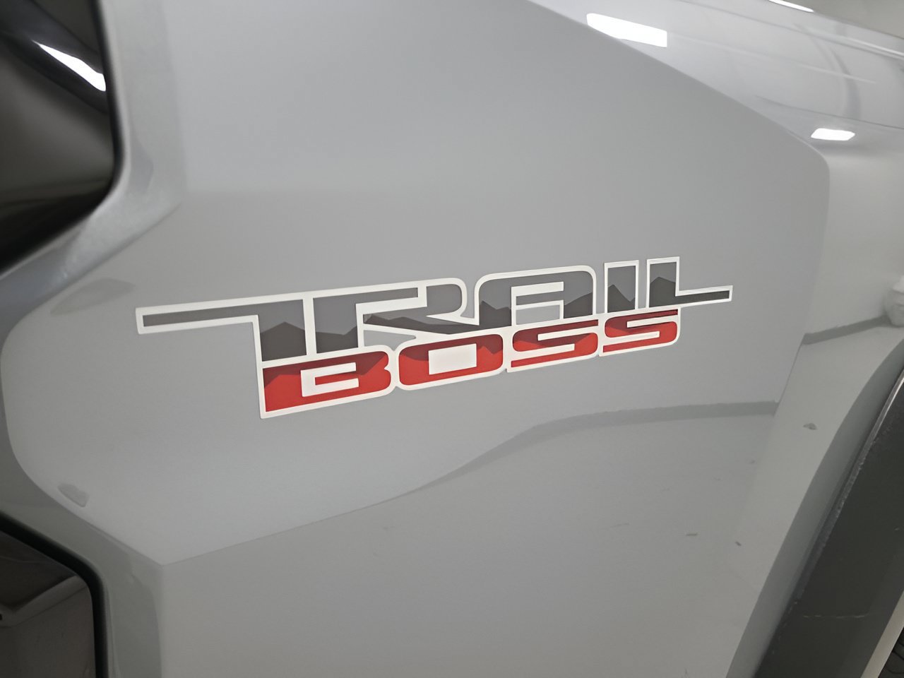 Used 2024 Chevrolet Colorado Trail Boss w/ Advanced Trailering Package AWD/4WD image 8