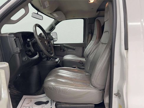 Used 2019 Chevrolet Express 2500 2500 3dr Extended Cargo Van w/ Driver Convenience Package image 11