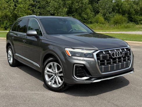 Used 2025 Audi Q7 2.0T Premium Plus w/ Premium Plus Package AWD/4WD image 1