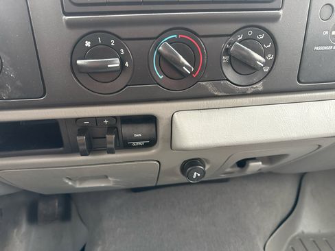 Used 2007 Ford F350 XLT image 21