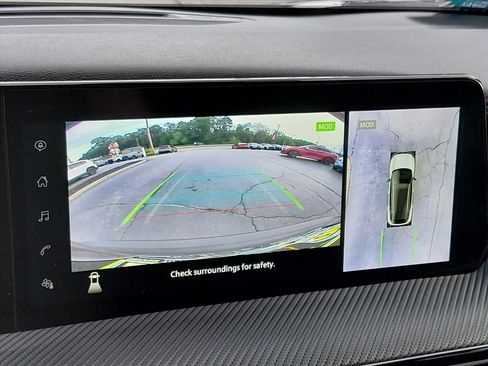 Certified 2025 Nissan Kicks SR FWD image 18