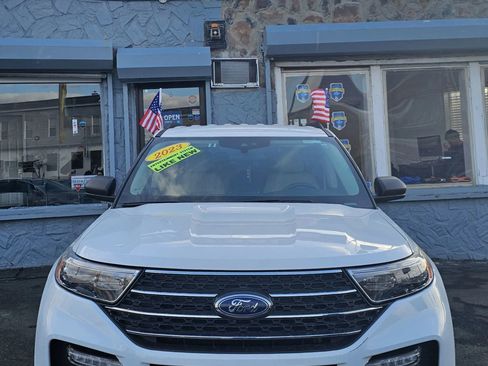 Used 2023 Ford Explorer XLT w/ Equipment Group 202A image 1