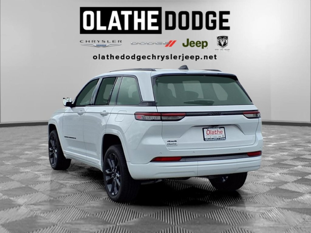 New 2026 Jeep Grand Cherokee Limited AWD/4WD image 3