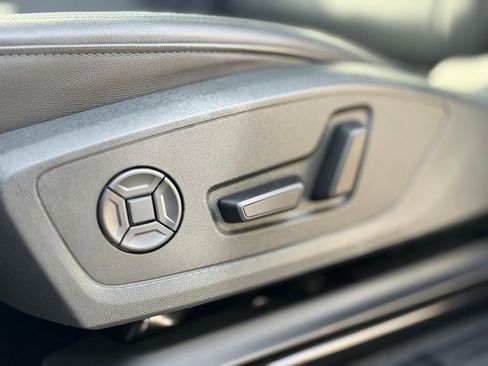 Used 2025 Audi Q3 2.0T Premium image 16