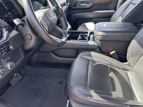 Certified 2025 GMC Yukon XL Denali image 10