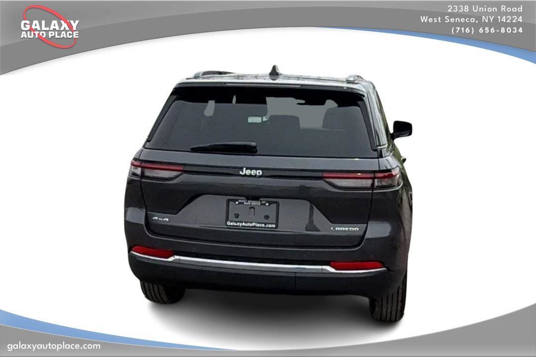Used 2023 Jeep Grand Cherokee Laredo w/ Luxury Tech Group I AWD/4WD image 6