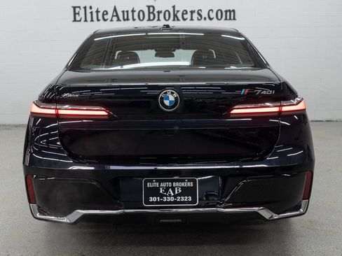 Used 2024 BMW 740i xDrive image 4