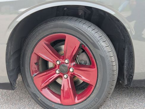 Used 2018 Dodge Challenger SXT RWD image 5