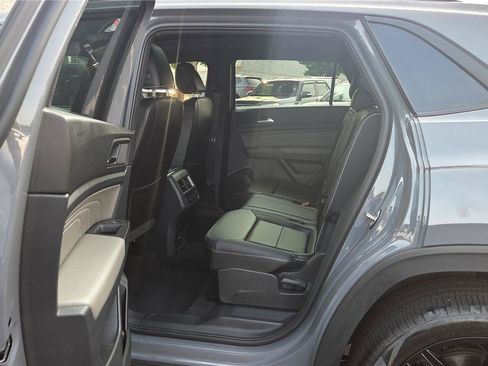 Certified 2023 Volkswagen Atlas Cross Sport SEL R-Line AWD/4WD image 29